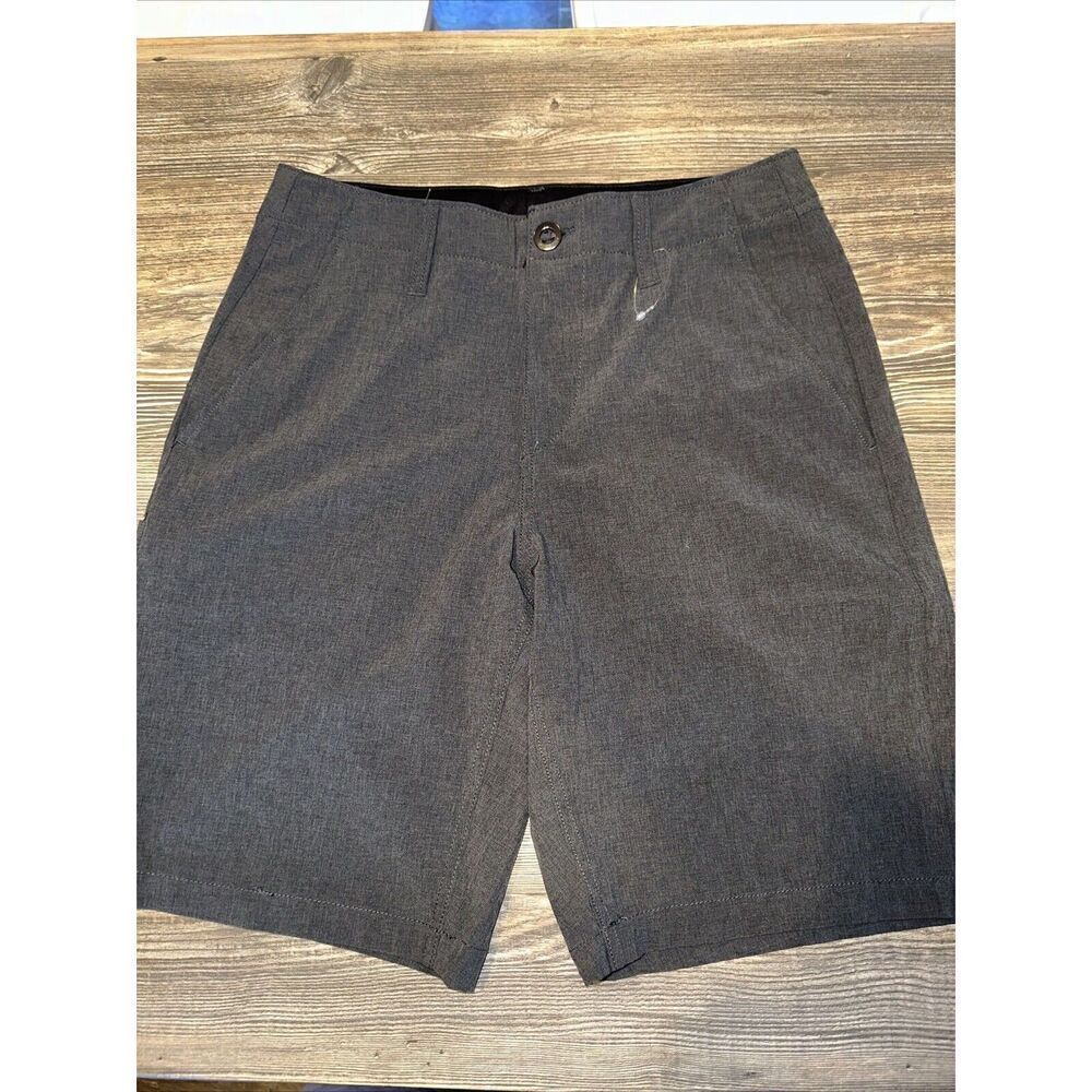 Volcom Men's Surf & Turf 4 Way Stretch Shorts. Size 28. Gray. NWOT. Y